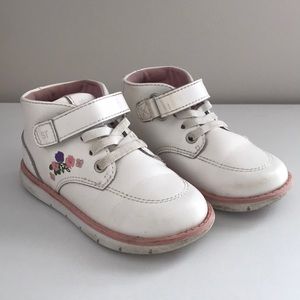 WIDE Stride Rite Toddler Leather Quinn Boot (size 6.5w)